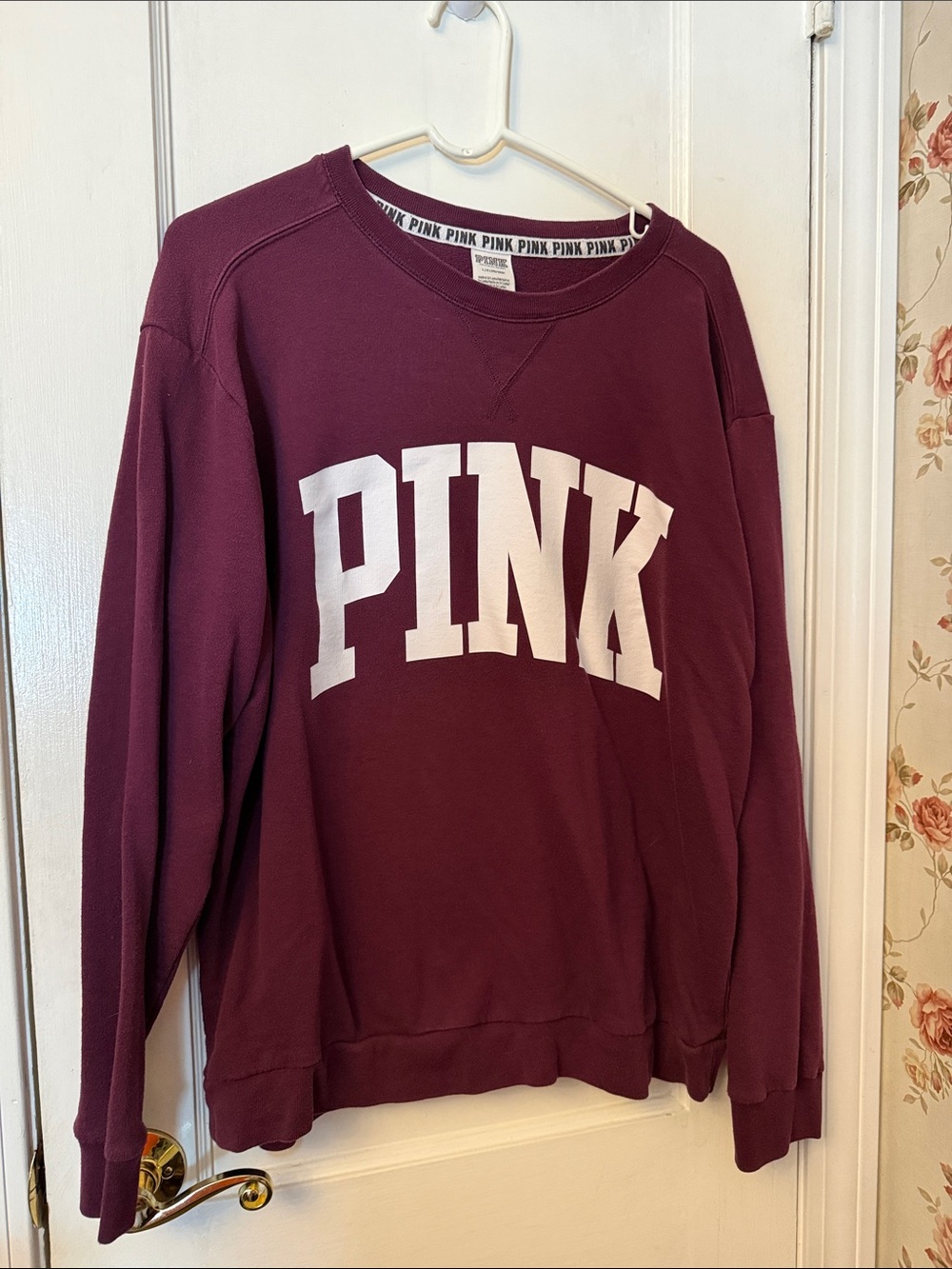 ❤️ VS PINK Burgundy Crewneck Sweatshirt with White Logo Sz L